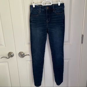 American Eagle women’s jeans